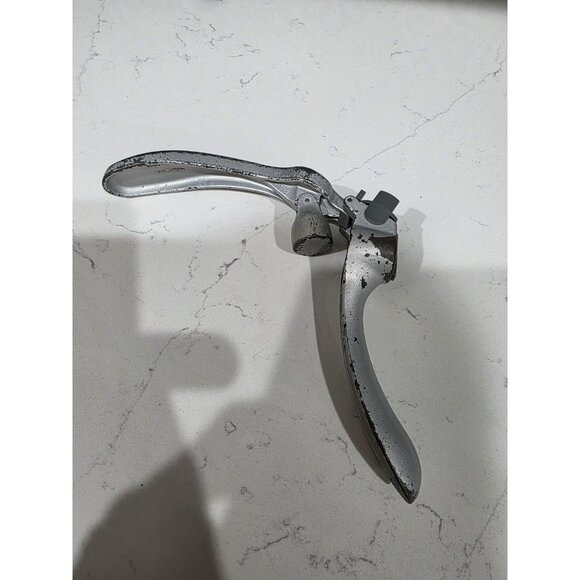 VTG The Pampered Chef Garlic Press #2575 w Cleaning Tool Grey Aluminum retired - Picture 3 of 4